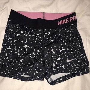 Super comfortable and cute Nike pros!!